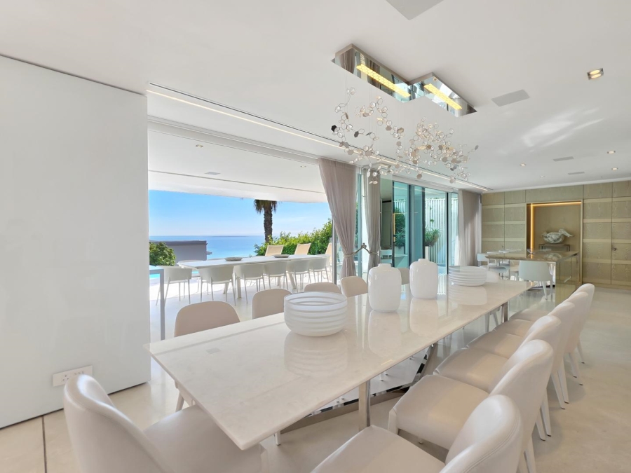 5 Bedroom Property for Sale in Fresnaye Western Cape